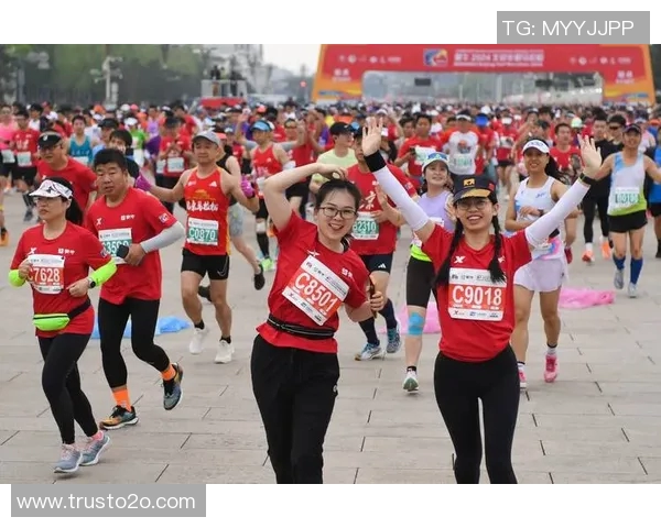 武汉城市马拉松街舞队灵活性表现精彩点评与赛事回顾